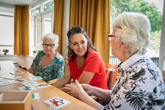 Bewoners Sensire locaties ontvangen boosterprik